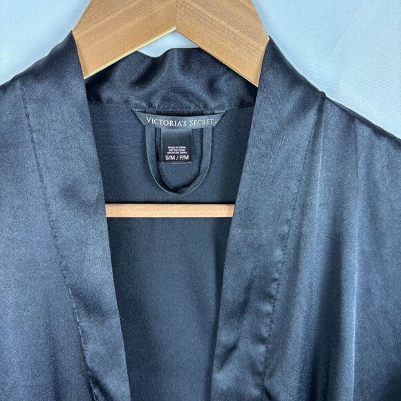 Victorias Secret Black Satin Kimono Robe S/M 100% Polyester Lightweight Lounge - Picture 3 of 10
